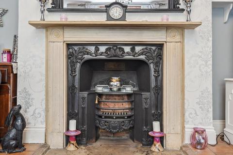 73 Thorney Mill Road, Iver, SL0 9AH
