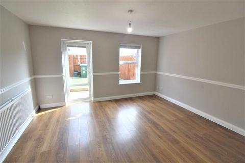 2 bedroom end of terrace house to rent, Whinchat, Aylesbury HP19