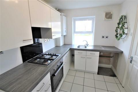 2 bedroom end of terrace house to rent, Whinchat, Aylesbury HP19