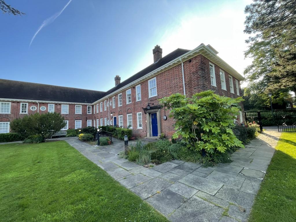 Oak Tree Lane, Bournville... 1 bed flat £850 pcm (£196 pw)