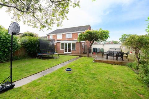 4 bedroom semi-detached house for sale, St, Peters Road, Lingwood