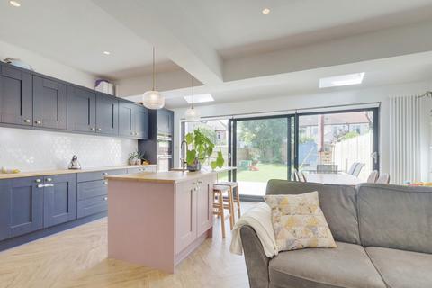 30 Albion Road, Westcliff-on-sea, SS0 7DR