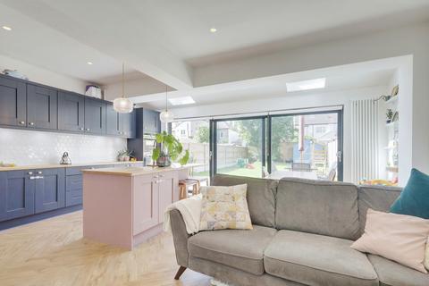 30 Albion Road, Westcliff-on-sea, SS0 7DR