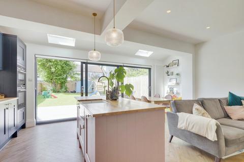 30 Albion Road, Westcliff-on-sea, SS0 7DR
