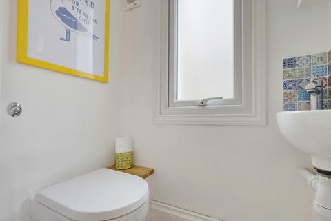 30 Albion Road, Westcliff-on-sea, SS0 7DR