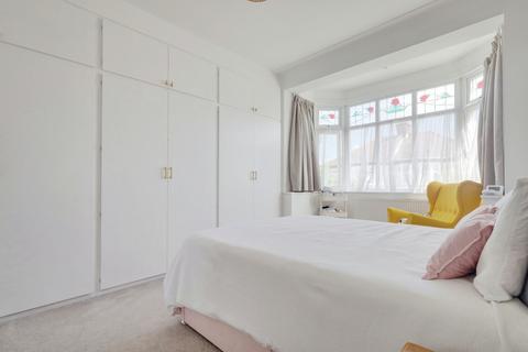 30 Albion Road, Westcliff-on-sea, SS0 7DR