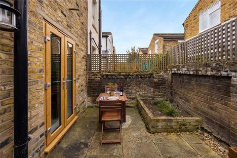 5a Strahan Road, London, E3 5DA