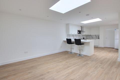 3 bedroom end of terrace house for sale, West Street, Central Croydon