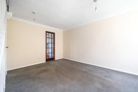 30 Banks Way, Guildford, GU4 7NL