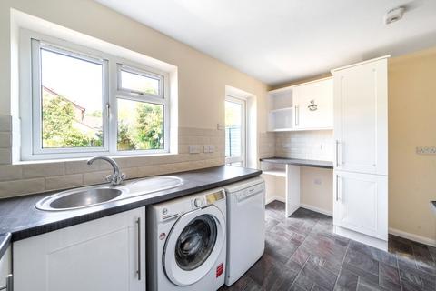 30 Banks Way, Guildford, GU4 7NL