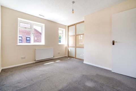 30 Banks Way, Guildford, GU4 7NL
