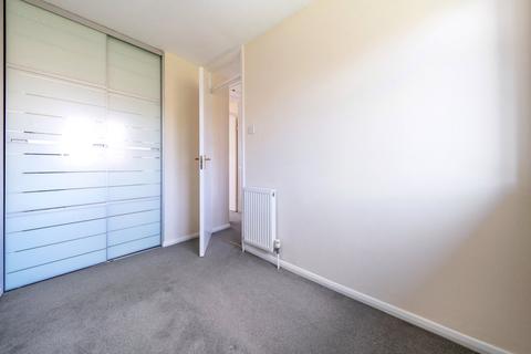 30 Banks Way, Guildford, GU4 7NL