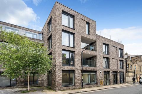 3 bedroom flat for sale, Rothsay Street, Borough