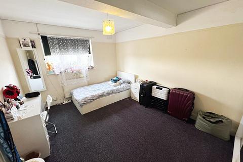 3 bedroom maisonette to rent, Streatham Vale, Streatham Common, SW16