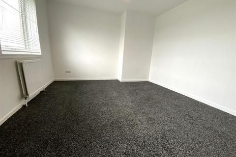 3 bedroom end of terrace house to rent, Fernhill Road, Rutherglen, Glasgow