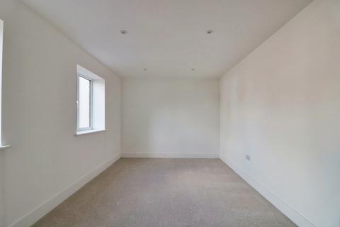 1 bedroom apartment to rent, Kenneth Road, Benfleet, SS7