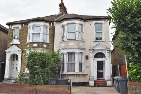 Flat to rent, Hither Green Lane London SE13