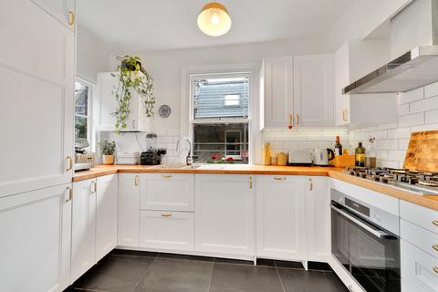 36b Hackford Road, London, SW9 0RF