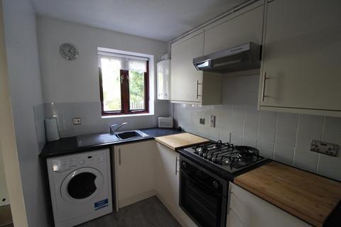 2 bedroom end of terrace house to rent, Stafford Grove, Shenley Church End