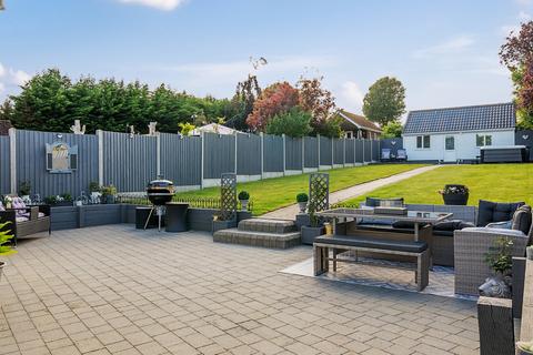 2 bedroom bungalow for sale, Old Maidstone Road, Borden, Sittingbourne, Kent, ME9