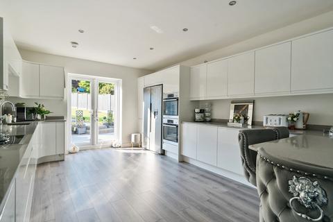 2 bedroom bungalow for sale, Old Maidstone Road, Borden, Sittingbourne, Kent, ME9