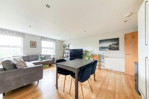 3 bedroom flat for sale, Outram Road, Croydon, CR0