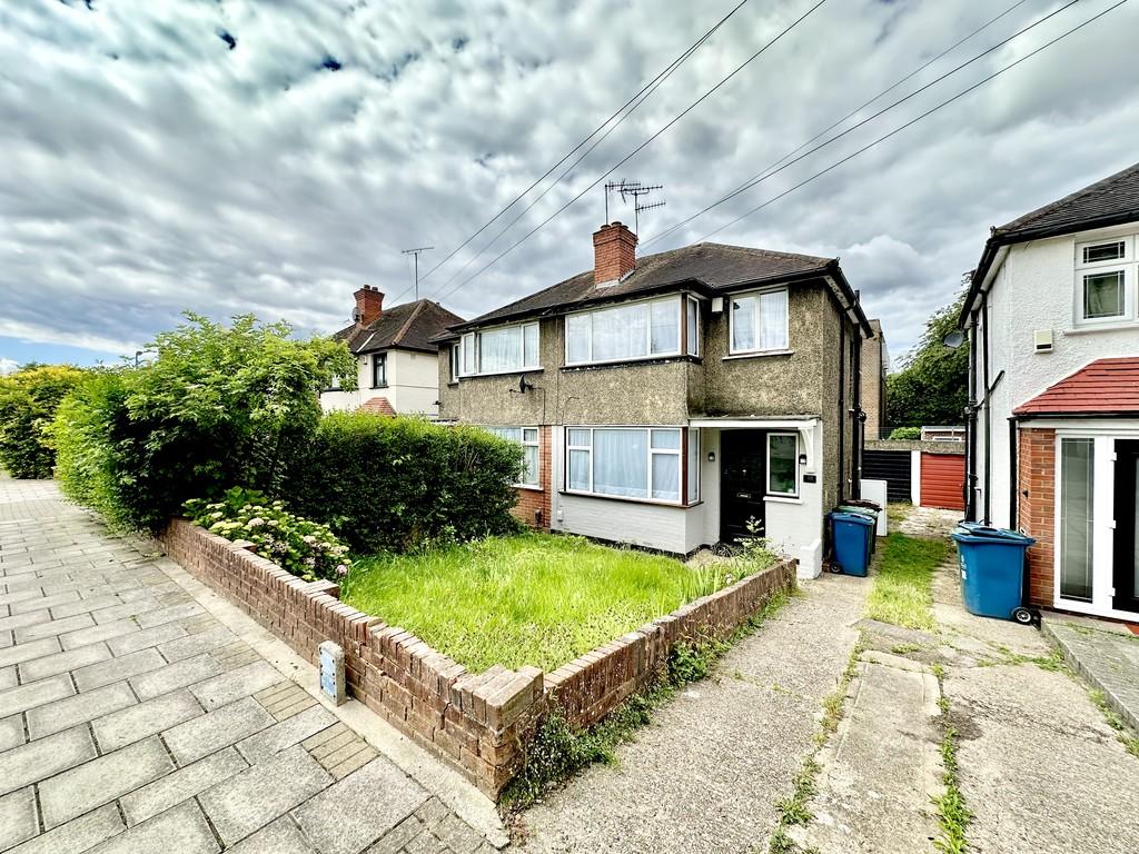 Twyford Road, Harrow HA2 3 bed semidetached house £2,150 pcm (£496 pw)