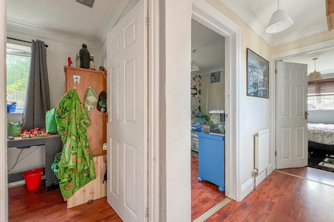 12 Caernarvon Close, Hockley, SS5 4XH