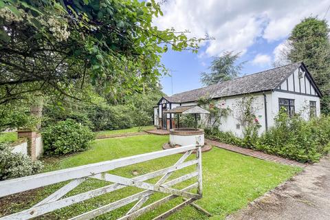 3 bedroom cottage for sale, Holyoak Lane, Hockley
