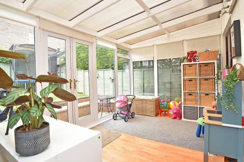 4 Bryony Way, Harrogate, HG3 2UH