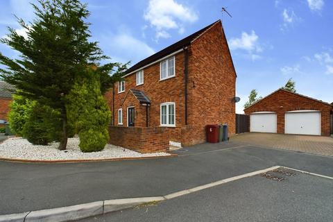 4 bedroom detached house to rent, Dunsil Close, Arkwright Town