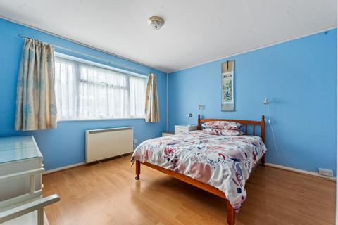 2 bedroom ground floor flat for sale, Ross Road, Wallington