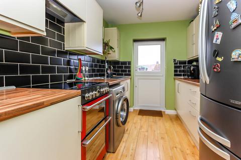 2 bedroom end of terrace house for sale, Dulley Avenue, Wellingborough NN8