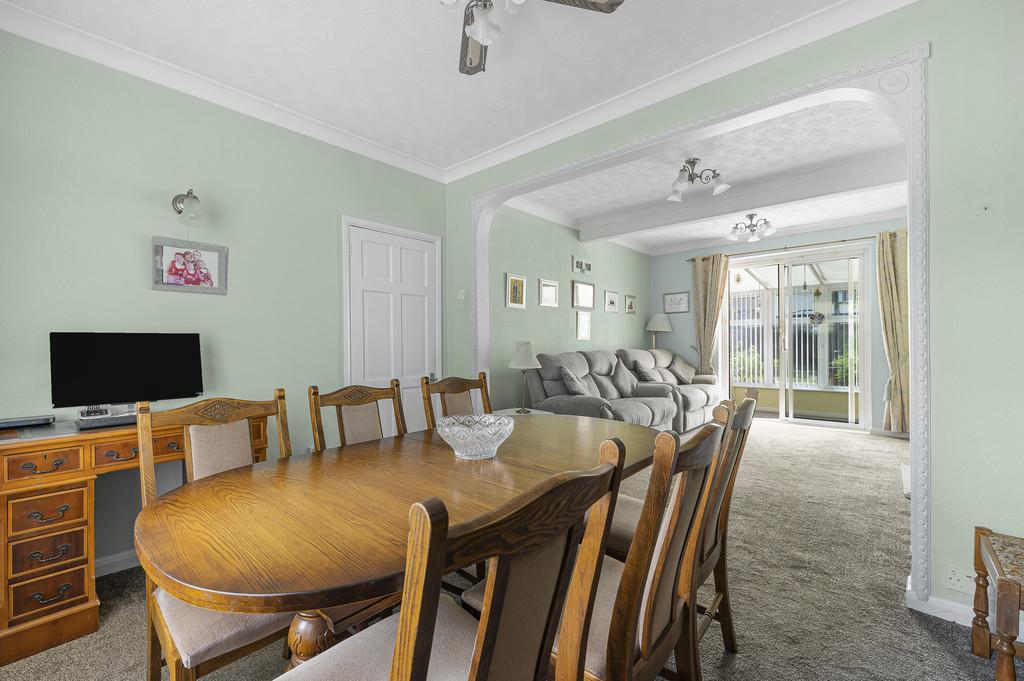 Dining Area (3)