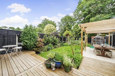 6 Hackbridge Park Gardens, Carshalton, SM5 2HD