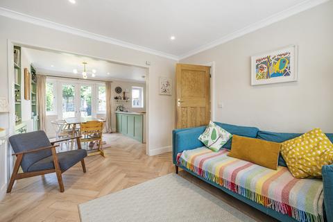 6 Hackbridge Park Gardens, Carshalton, SM5 2HD