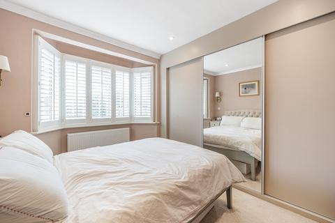 6 Hackbridge Park Gardens, Carshalton, SM5 2HD