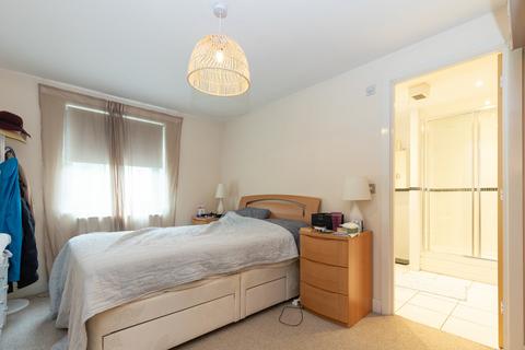 2 bedroom apartment for sale, Empress Court, Woodins Way