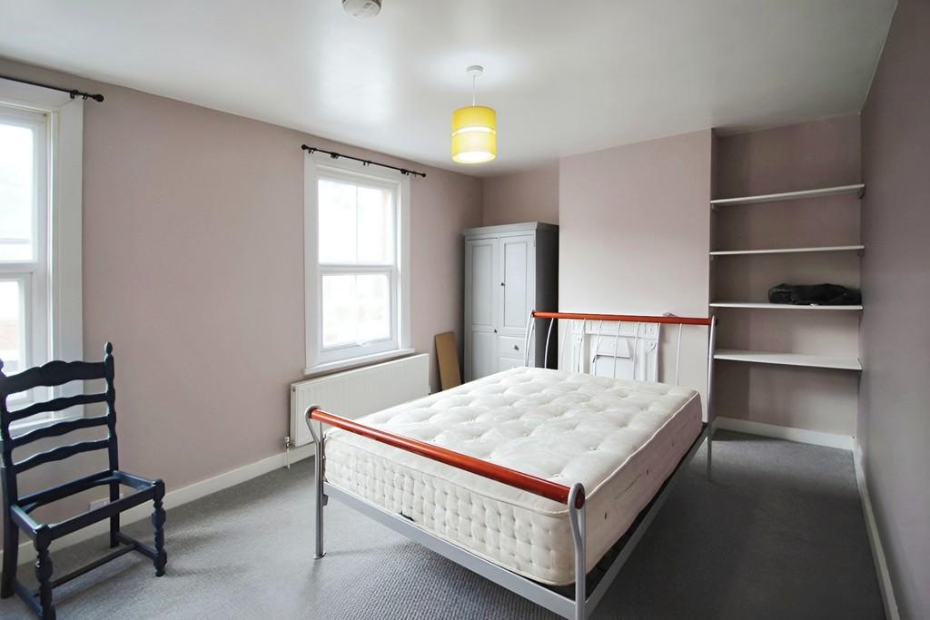 C60f2069-bedroom 203 20angle 202