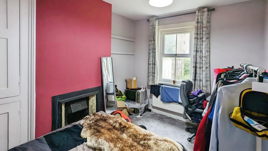 96a2114b-bedroom 201