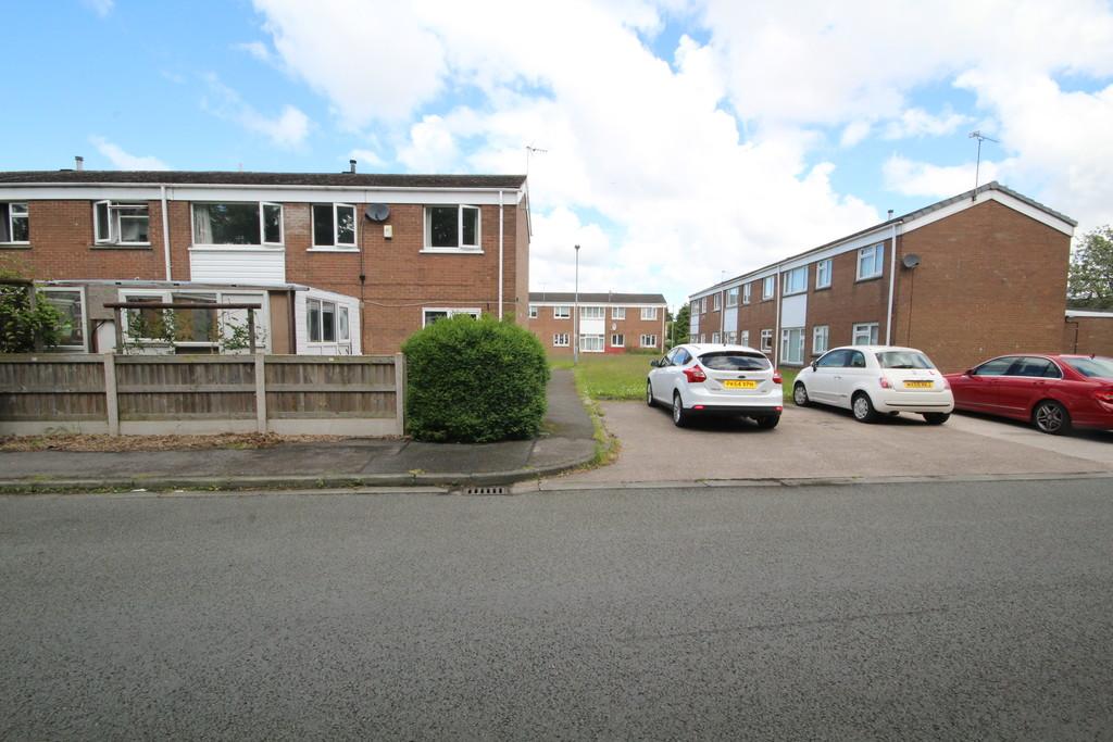 Riverside Park, Garden City 4 bed end of terrace house for sale £150,000