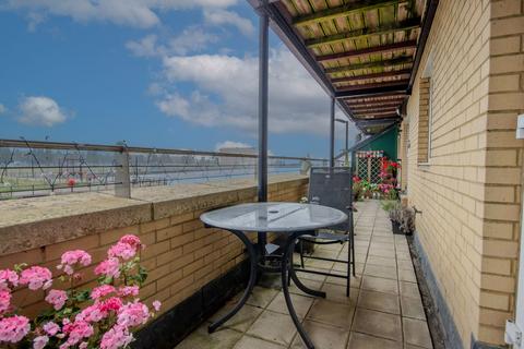 2 bedroom apartment for sale, Cardiff, Cardiff CF10