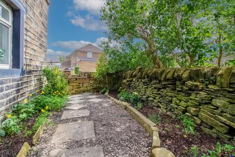 3 bedroom end of terrace house for sale, Well Hill, Honley, Holmfirth