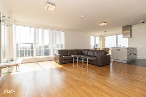 2 bedroom penthouse to rent, Maia House, Celestia, Cardiff Bay