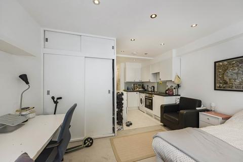 Studio to rent, Westbourne Terrace, Bayswater, W2