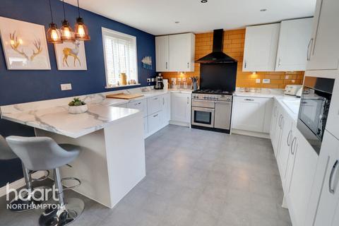 4 bedroom detached house for sale, Mayfly Road, Northampton