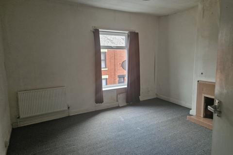 2 bedroom end of terrace house for sale, Staley Street, Oldham