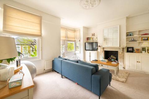 2 bedroom flat to rent, Gorst Road, Wandsworth Common, London, SW11
