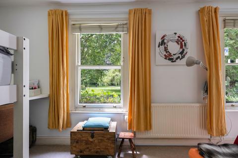 60a Mina Road, Bristol, BS2 9XL