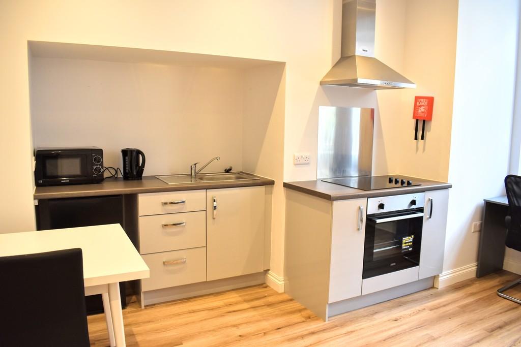 Apt 9 kitchen